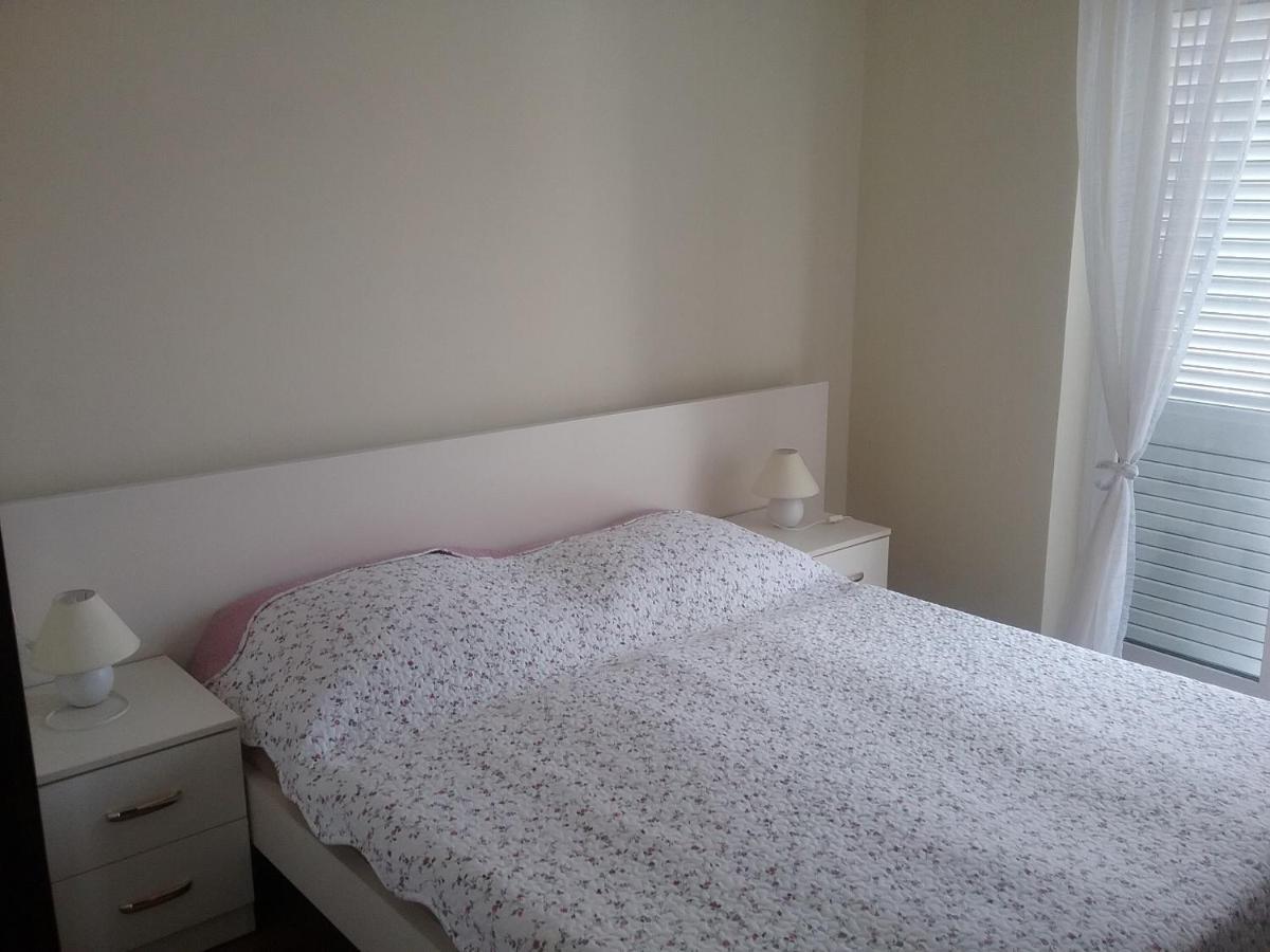 Put 2 Apartment