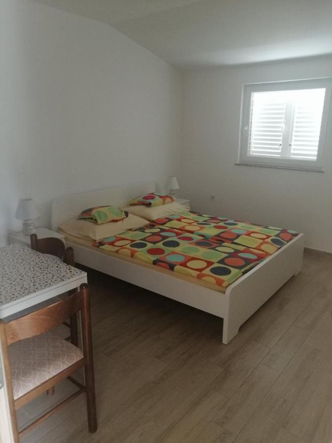 Apartment Put 2 *