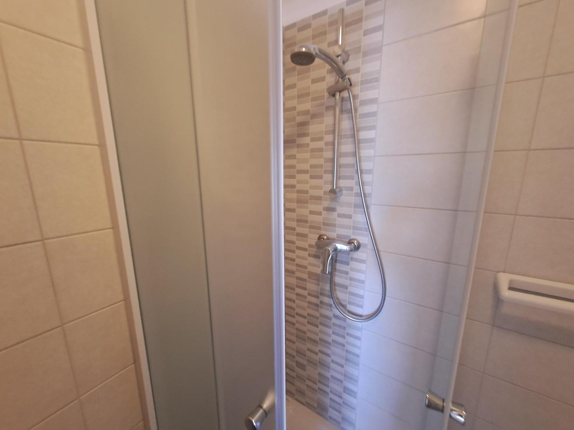 Apartment Put 2 *